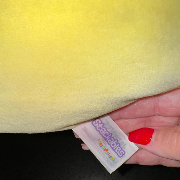 SQUISHMALLOW Nixie - Picture 3 of 9